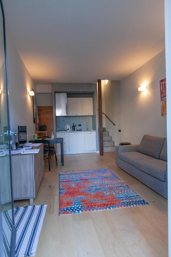 Al Centro Del Borgo Apartment Guarene Bagian luar foto