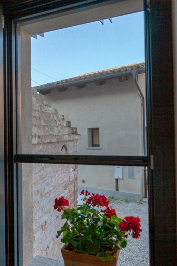 Al Centro Del Borgo Apartment Guarene Bagian luar foto