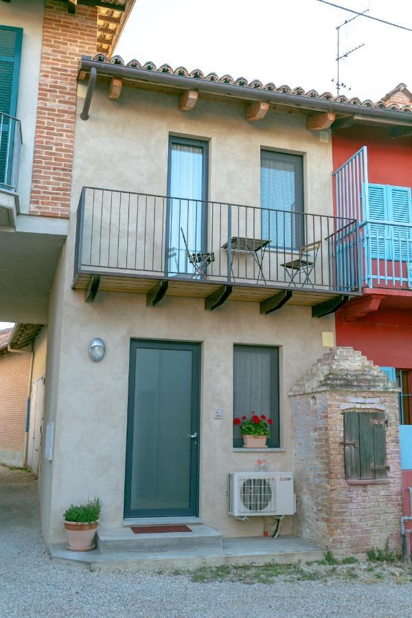 Al Centro Del Borgo Apartment Guarene Bagian luar foto