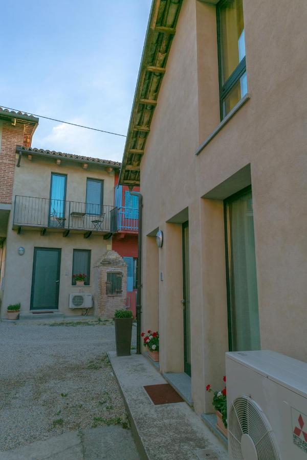 Al Centro Del Borgo Apartment Guarene Bagian luar foto